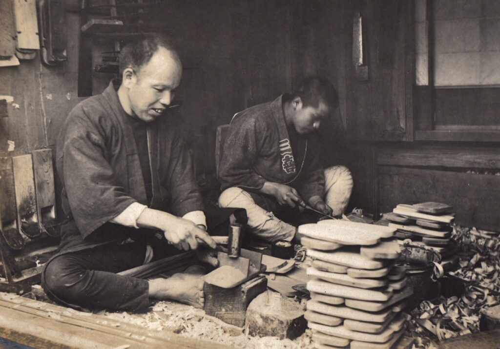 Fabrication de geta (1914)