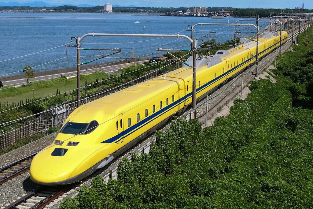 Shinkansen série 923 Doctor Yellow